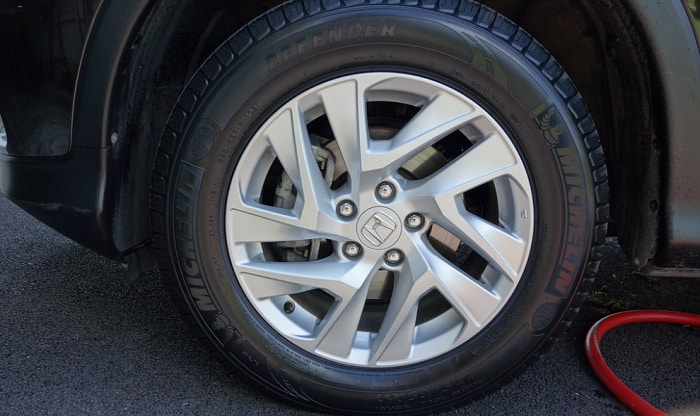 bridgestone-dueler-vs-michelin-defender