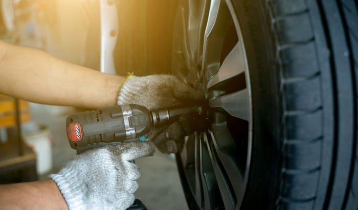 How to Rotate Michelin Defender Tires