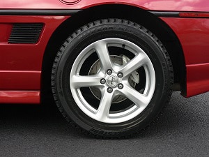 who-makes-blizzak-tires