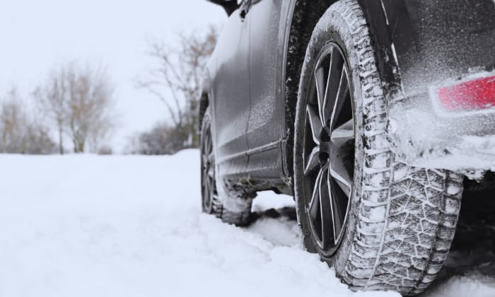 Drive-an-All-season-Tire-in-Snow-Conditions