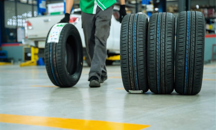 choosing-between-2-Tire-Brand-are-uniroyal-vs-continental